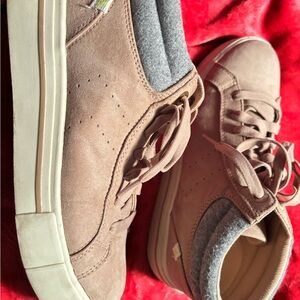 Women’s Beige Casual Sneakers
